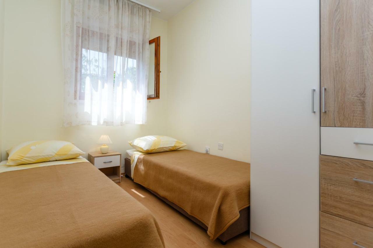 Apartman Jezevac Крк Экстерьер фото