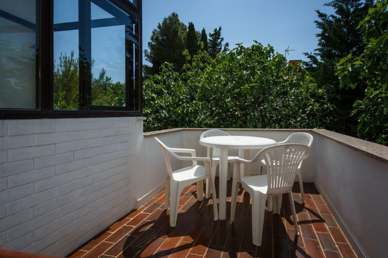 Apartman Jezevac Крк Экстерьер фото
