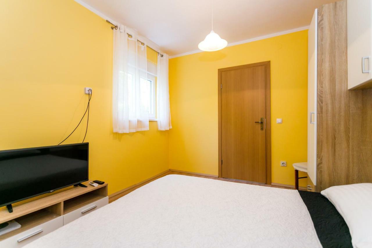 Apartman Jezevac Крк Экстерьер фото
